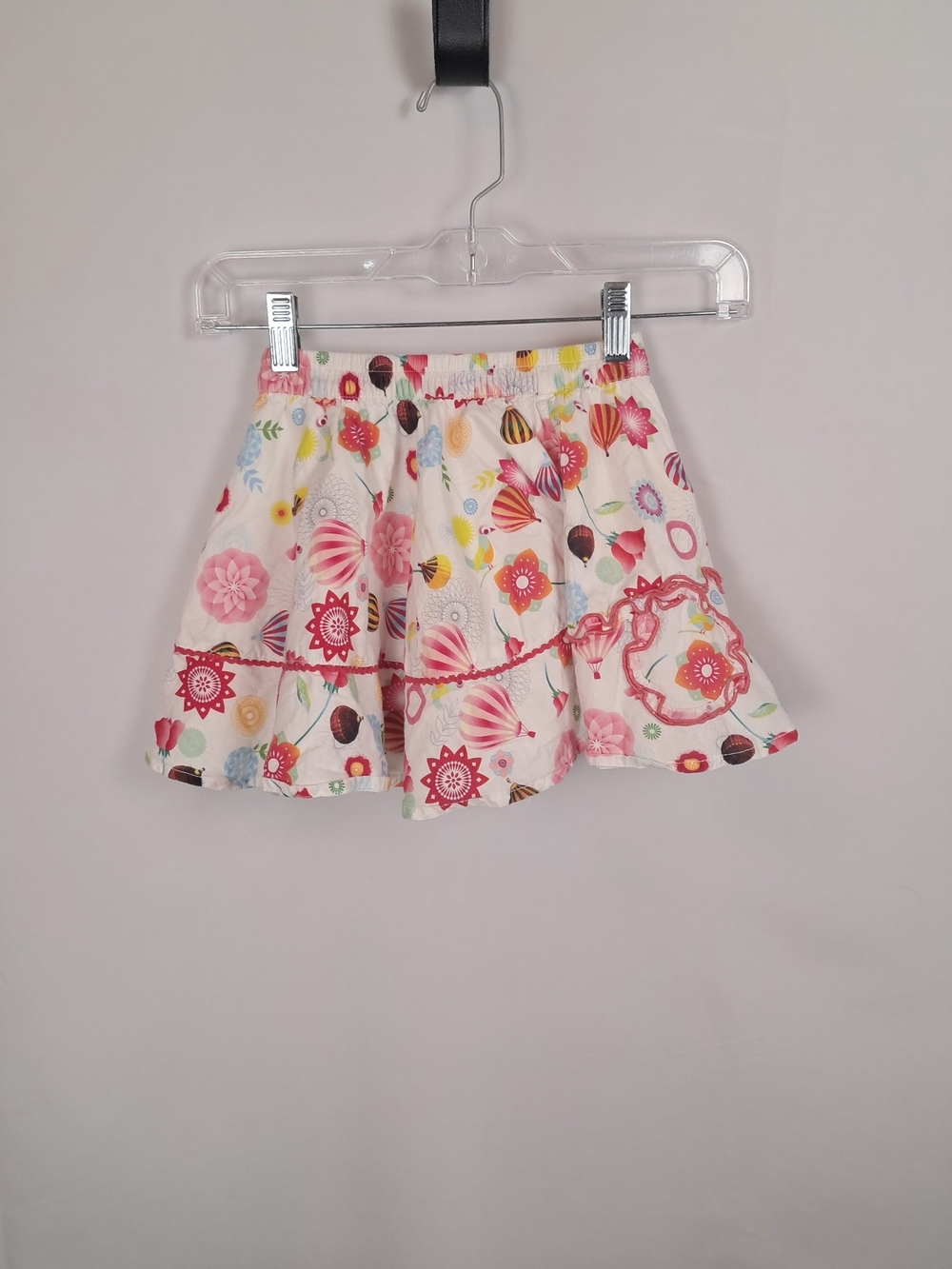 Oilily White Floral Tiered Skirt with Pink and Red Accents Size 2T